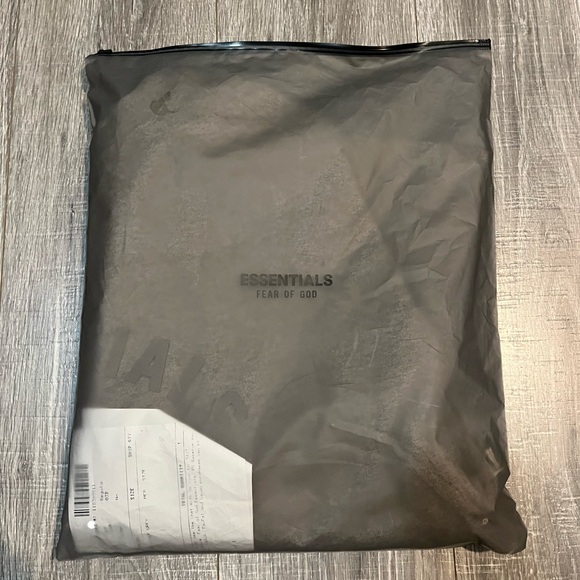 Fear of God Essentials Long sleeve NWT - Picture 2 of 4